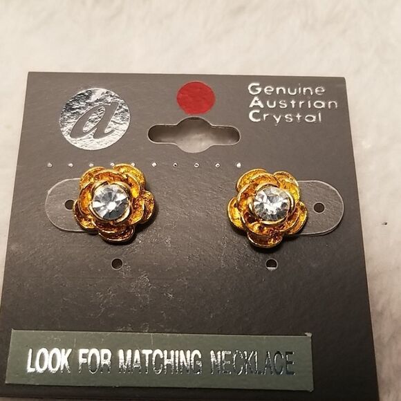 NWT Gold Genuine Australian Crystal Rose Earrings - Picture 1 of 3